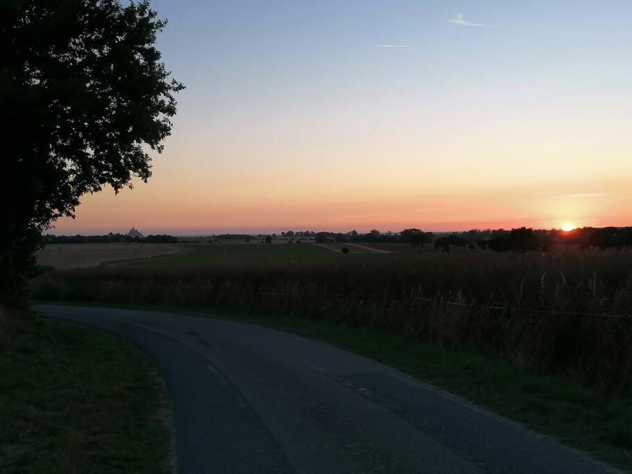Sunset Family Guesthouse Mont Saint Michel Ceaux Luaran gambar
